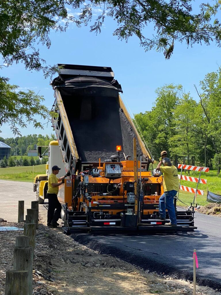 ambrose-asphalt-asphalt-paving-crew-ohio-02